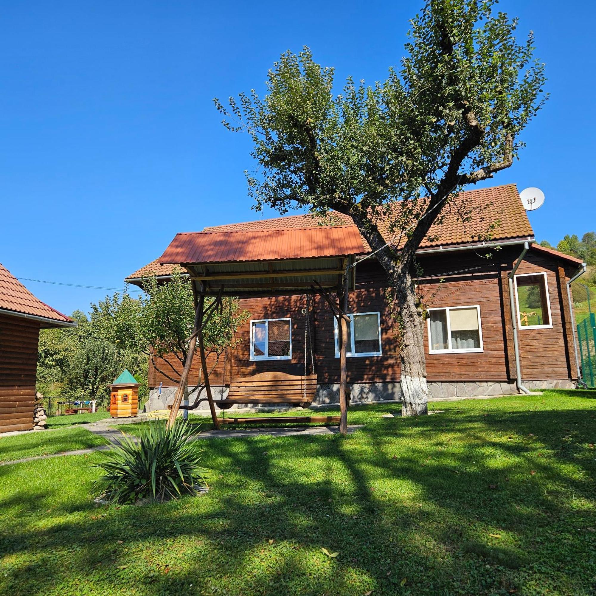 Зачаровані Карпати, Воловець Exterior foto