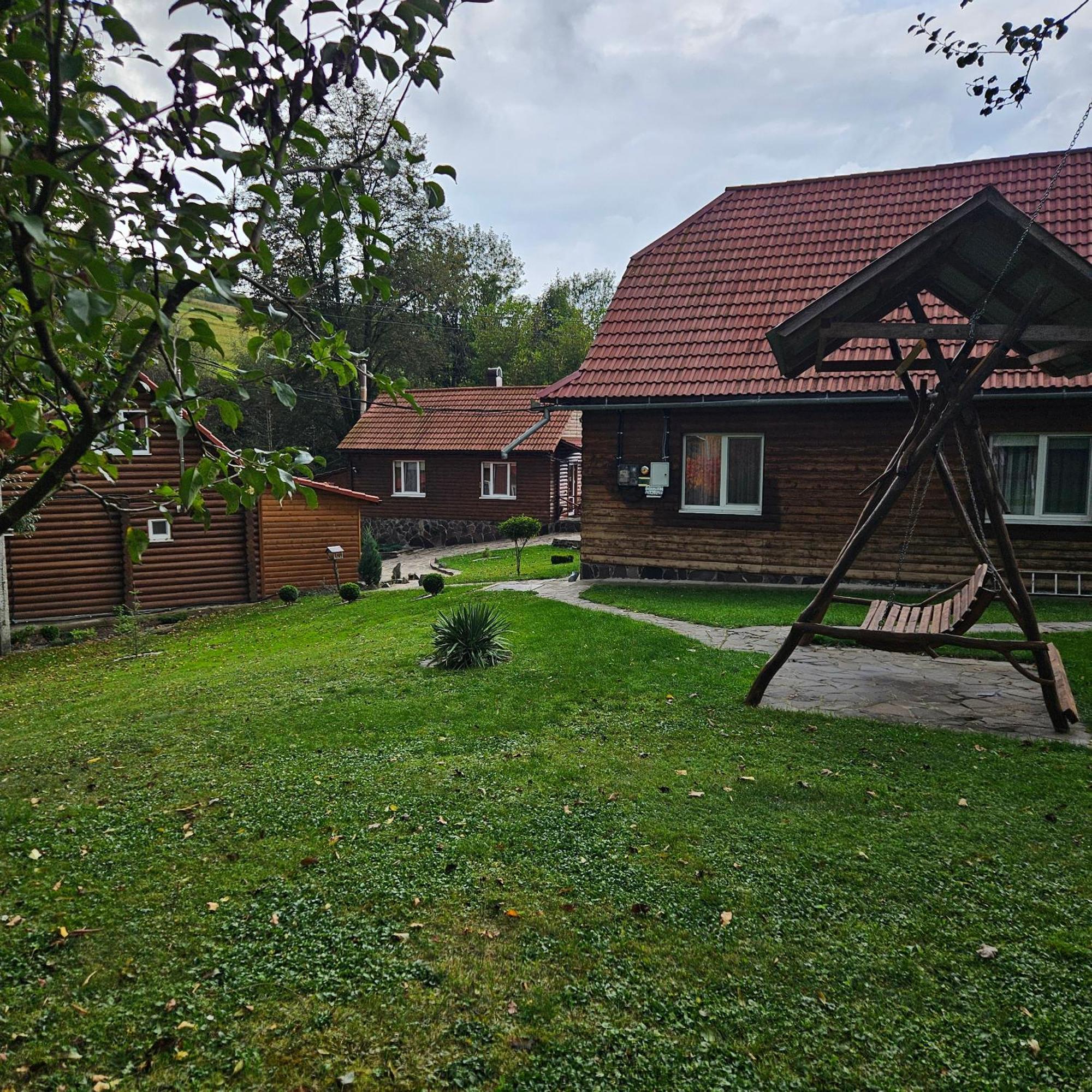 Зачаровані Карпати, Воловець Exterior foto